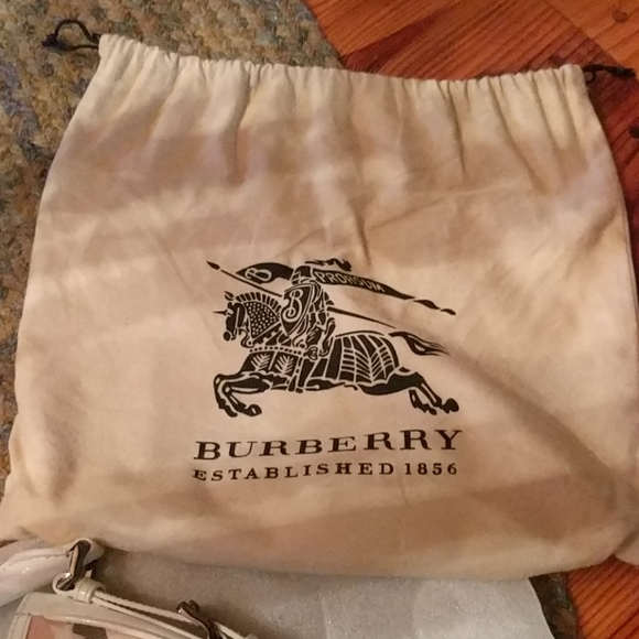 NWOT Burberry Nova Stripe Hobo with stars - Picture 3 of 4